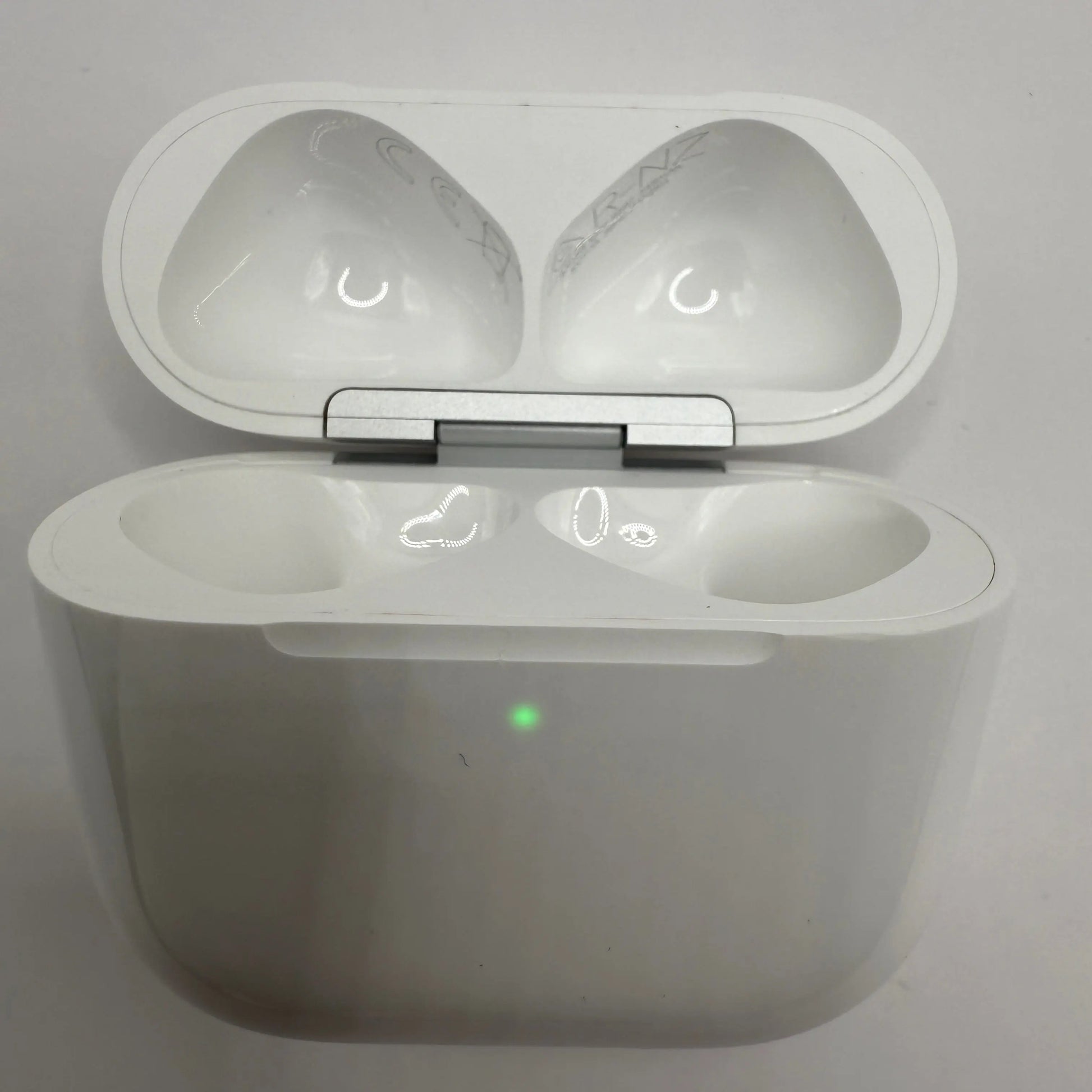 Replacement Apple AirPods (4th Generation) Charging Case - SoundBird